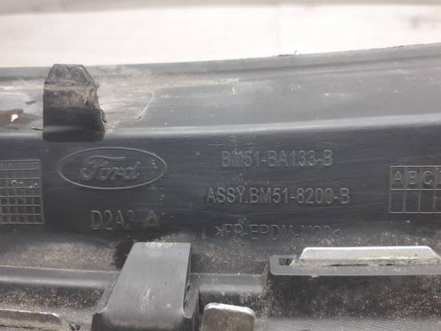 Решетка радиатора Ford Focus 3 BM518200BD