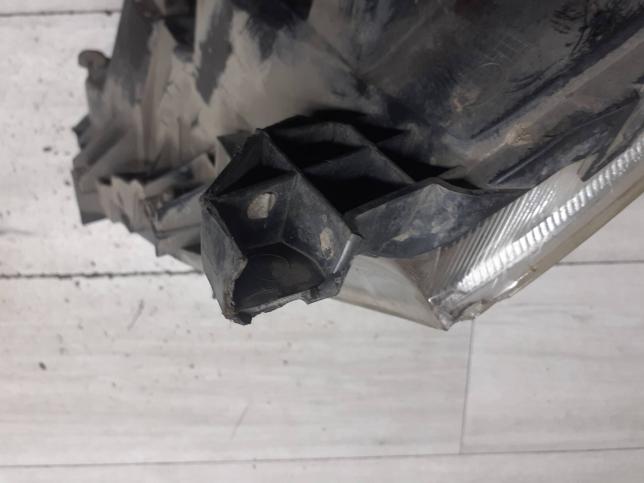 Фара правая Geely Emgrand EC7 1067001212