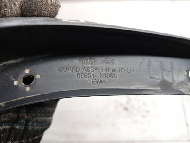 Брызговик передний левый Kia Ceed 1 86831-1H000