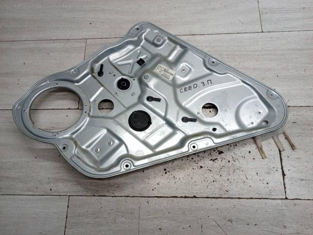 Стеклоподъемник задний правый Kia Ceed 1 834801H000