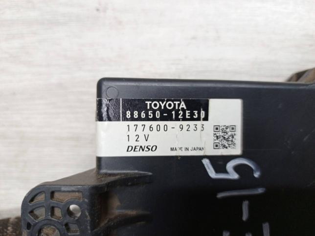 Блок управления климатикой Toyota Corolla E15 8612012D40