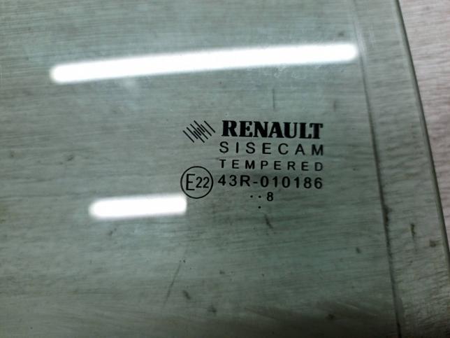 Стекло задней правой двери Renault Logan 2 823008827R