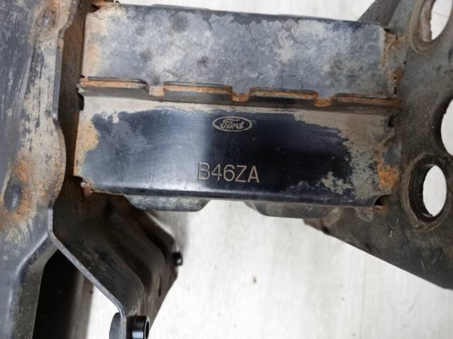 Усилитель переднего бампера Ford Fiesta 5 1458819