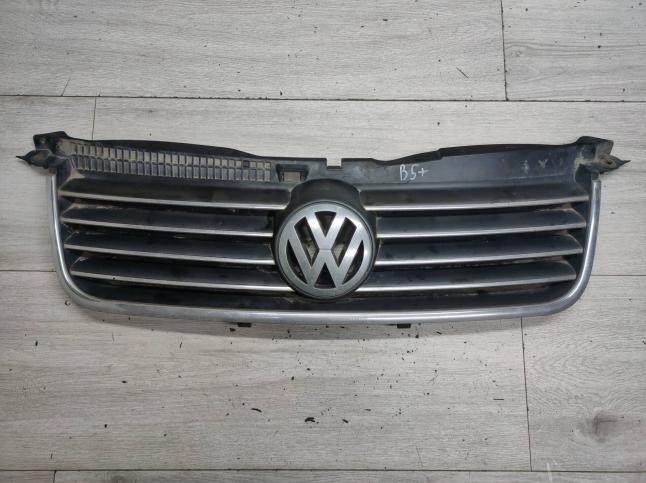 Решетка радиатора Volkswagen Passat B5 Plus 3B0853651K