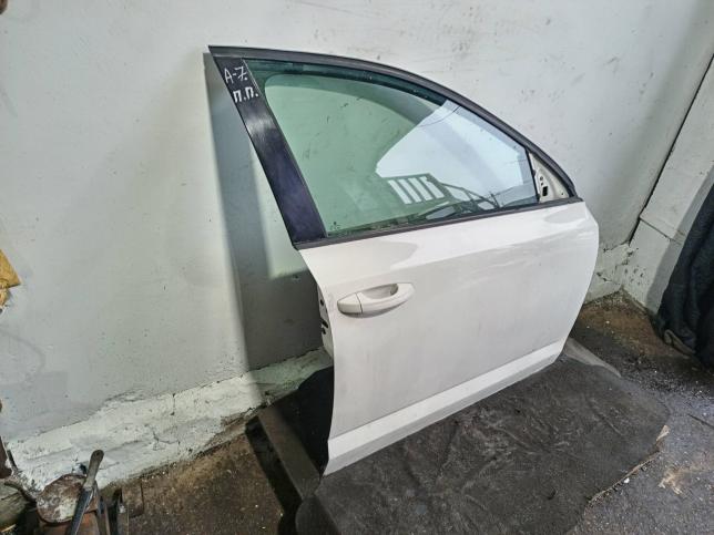 Дверь передняя правая Skoda Octavia A7 5EU831052A
