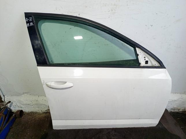 Дверь передняя правая Skoda Octavia A7 5EU831052A