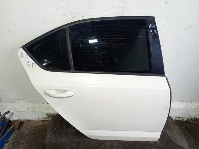 Дверь задняя правая Skoda Octavia A7 лифтбэк 5E5833056B