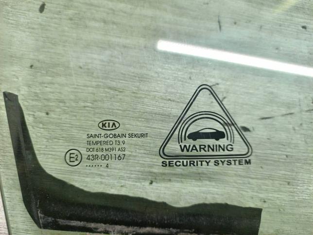 Стекло передней правой двери Kia Ceed 2 82420A2010