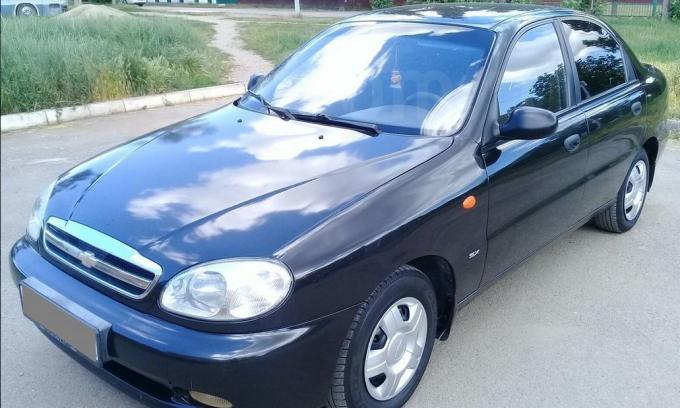 Chevrolet Lanos Подкрылок передний Ланос 96242551