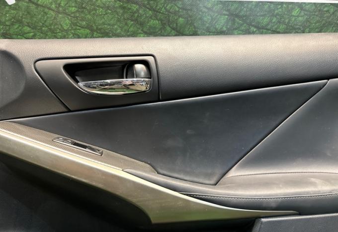 Обшивка боковой двери передняя правая Lexus Is 3 67610-53751-20