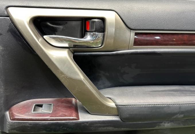 Обшивка боковой двери задняя правая Lexus Gx460 67640-60D40-C0