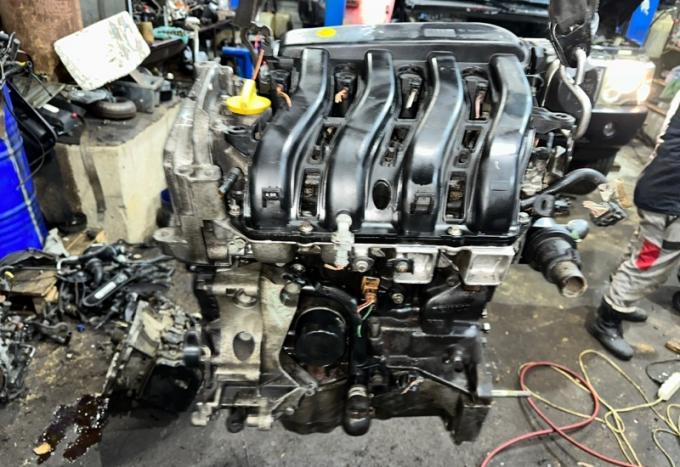 Двигатель Renault Megane Scenic K4M 379 k4m