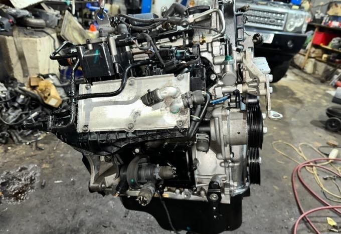 Двигатель Volkswagen Caddy Golf Yeti CBZB 03F100091AX
