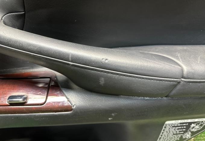 Обшивка боковой двери задняя правая Lexus Lx570 67630-60C00-C5
