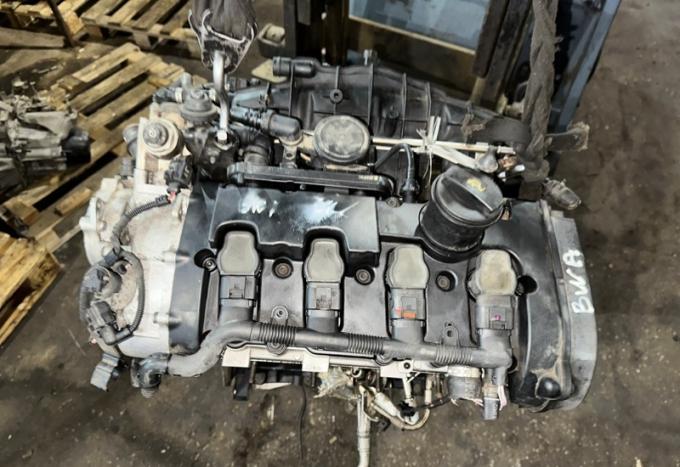 Двигатель Volkswagen Golf Jetta Passat BWA 06F100033M