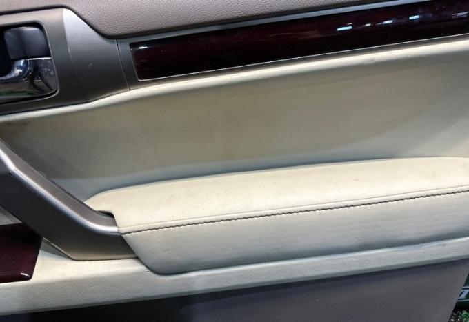 Обшивка боковой двери передняя правая Lexus Gx460 67610-60G20-C2