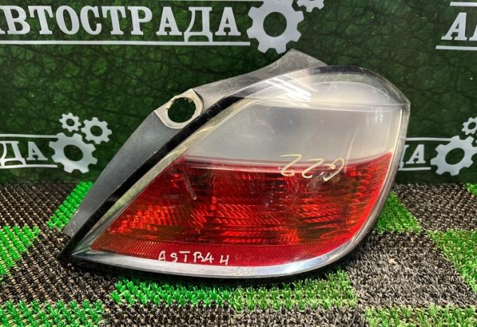 Фонарь задний правый Opel Astra H 13222325