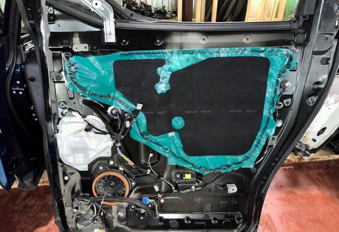 Дверь задняя правая Toyota Alphard 2015-2023 67003-58110