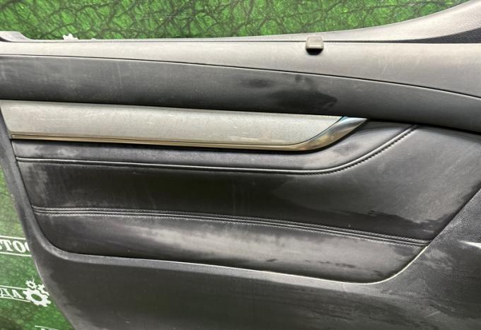 Обшивка боковой двери задняя левая Toyota Alphard 67690-58440-C1