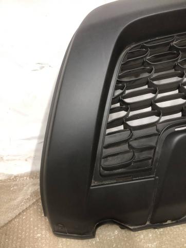 Решетка переднего бампера Renault Duster 2016 622542036R