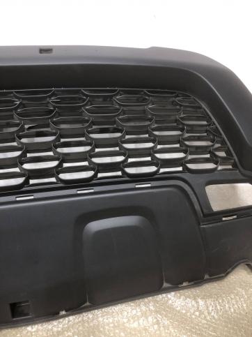 Решетка переднего бампера Renault Duster 2016 622542036R