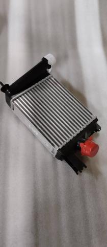 Радиатор интеркулера Renault Duster 144967634R