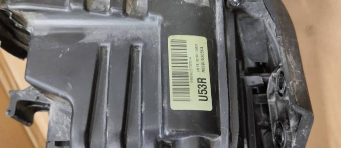 Фара правая Kia Sorento 3 92102С5530