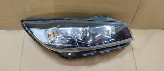Фара правая Kia Sorento 3 92102С5530