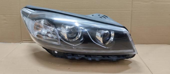 Фара правая Kia Sorento 3 92102С5530