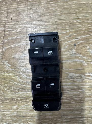 Блок кнопок стеклоподъемника Kia Ceed 3 93570J7120