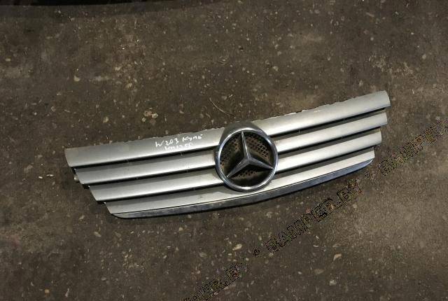 Решетка радиатора Mercedes-Benz C W203 рест. 2005 2038800383