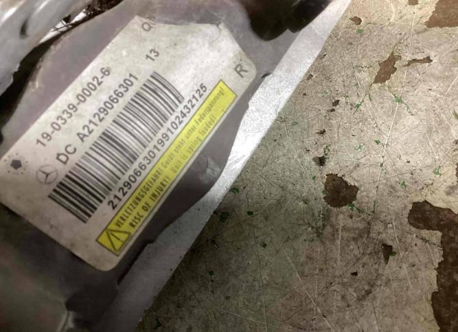 Петля капота Mercedes-Benz E W212 2011 A2129066301
