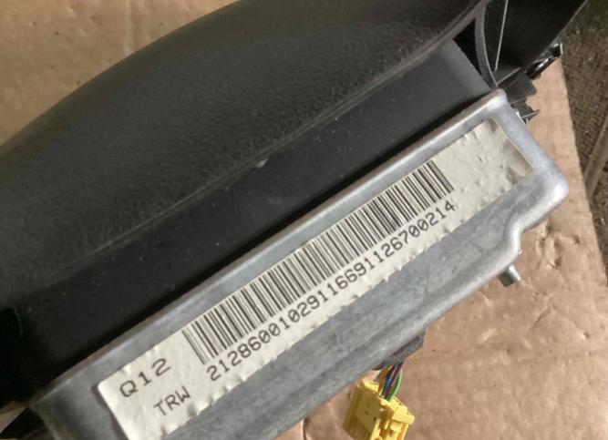 Подушка безопасности водителя Mercedes-Benz E W212 2128600102