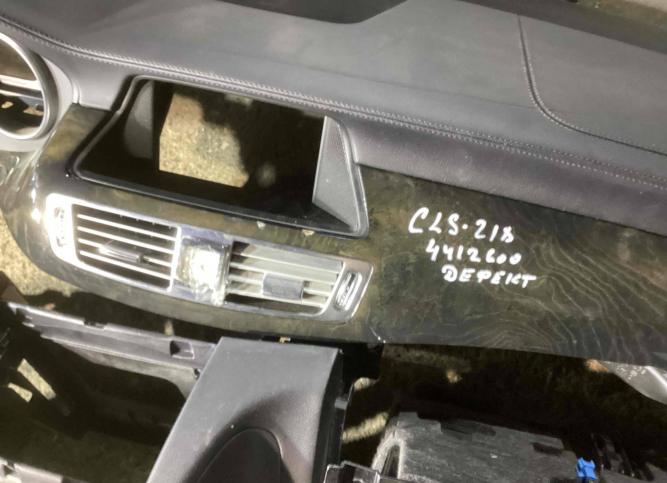 Панель передняя салона (торпедо) Mercedes-Benz CLS