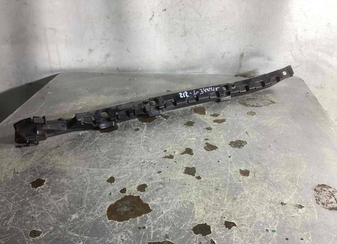 Кронштейн крепления бампера заднего Mercedes-Benz A2128801330
