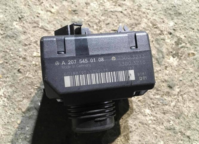 Замок зажигания Mercedes-Benz E W212 2010 A2075450108