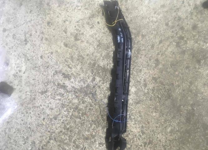 Крепление переднего бампера Mercedes-Benz C A2048800830