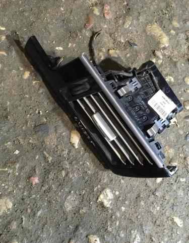 Дефлектор обдува салона Mercedes-Benz E W212 2010 A21268011712126801171