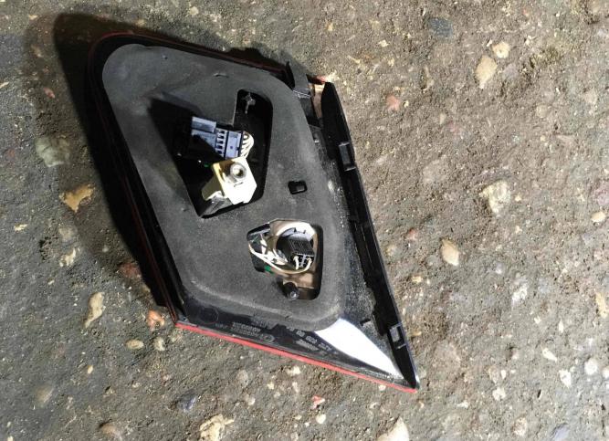 Фонарь крышки багажника правый Mercedes-Benz E A21282008642128200864