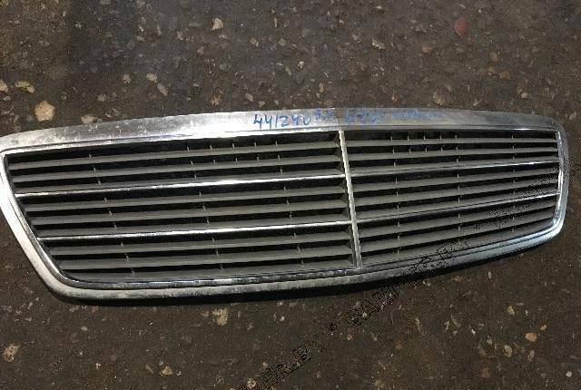 Решетка радиатора Mercedes-Benz C W203 2002 A2038800483