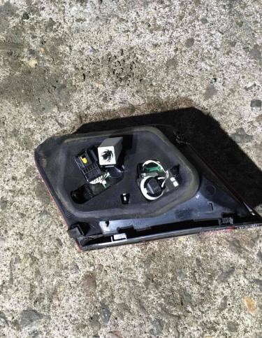 Фонарь крышки багажника левый Mercedes-Benz E W212 A2129060358