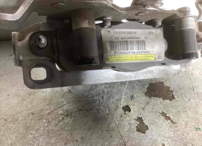 Петля капота Mercedes-Benz E W212 2011 A2129066201
