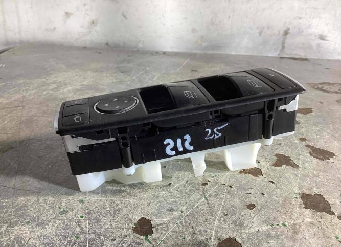 Блок управления стеклоподъемниками Mercedes-Benz E A2128208210
