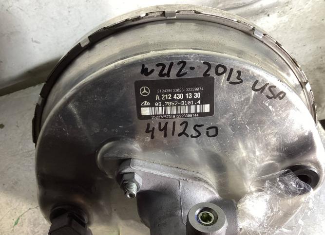 Вакуумный усилитель тормозов Mercedes-Benz E A2124301330