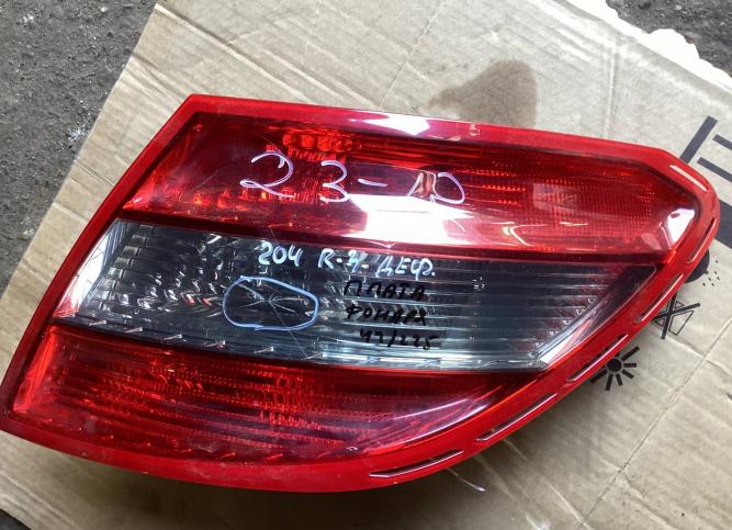 Фонарь задний правый Mercedes-Benz C W204 2010