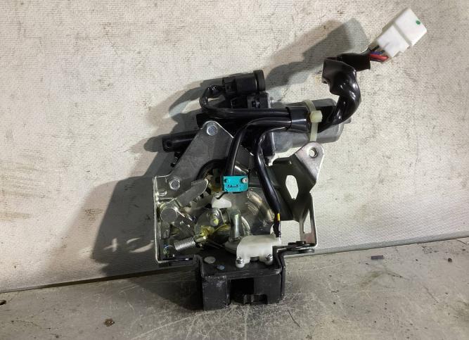 Замок багажника Toyota Venza рест. 2012 D6261342C