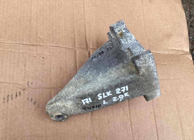 Кронштейн двигателя Mercedes-Benz SLK R171 2005 A2712231204