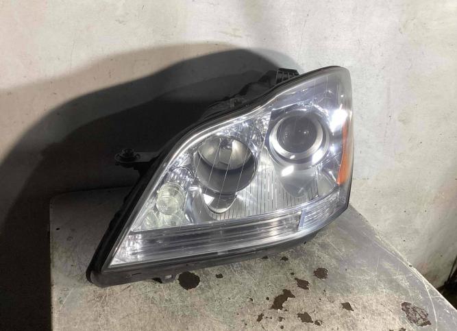 Фара левая Mercedes-Benz GL X164 2008