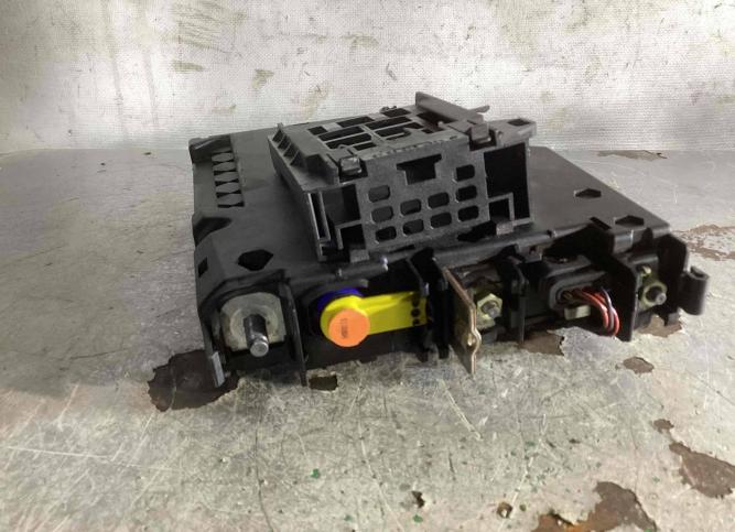 Блок предохранителей Mercedes-Benz C W204 2010 A2075401550