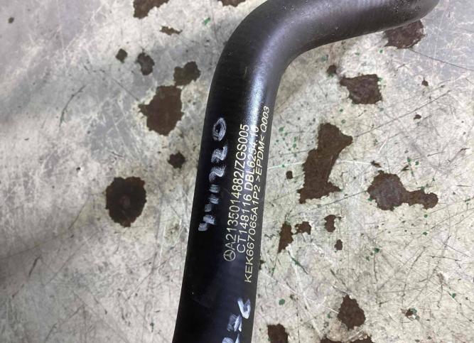 Патрубок (трубопровод, шланг) Mercedes-Benz GLC A2135014882